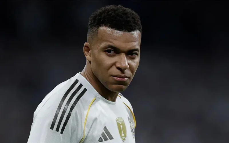 إصابة مبابي تهدد ريال مدريد قبل السوبر الإسباني ومدة الغياب المحددة